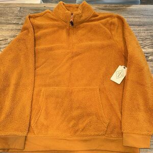 Women’s St Johns Bay Fleece Sweatshirt. Honey Ginger. Size Large. NWT. 9